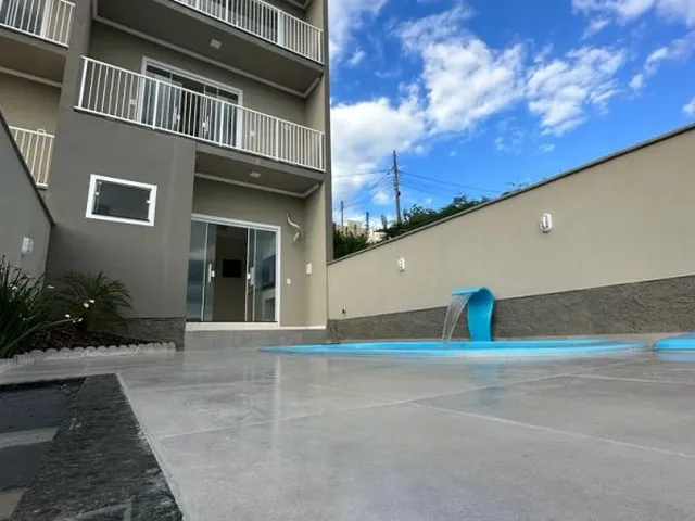 Imagem 9: Casa Alto Padrão à Venda - Triplex com Piscina