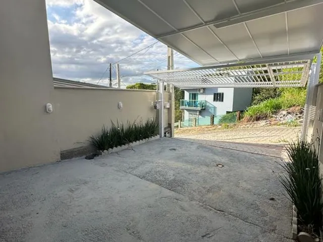 Imagem 10: Casa Alto Padrão à Venda - Triplex com Piscina