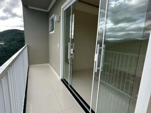 Imagem 4: Casa Alto Padrão à Venda - Triplex com Piscina