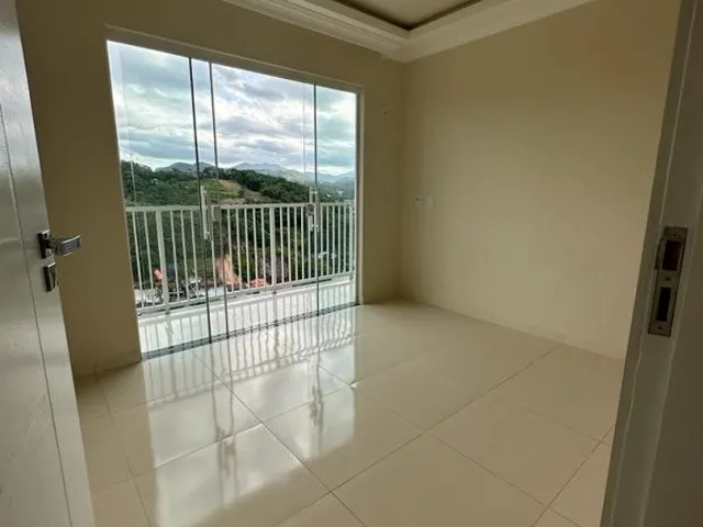 Imagem 5: Casa Alto Padrão à Venda - Triplex com Piscina