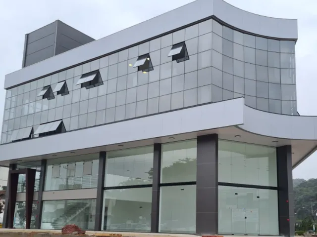 Imagem: Sala Comercial - em Media de 120,00 M2