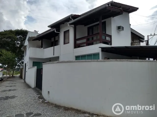 Imagem: Casa no Centro de Brusque - Rua Comercial