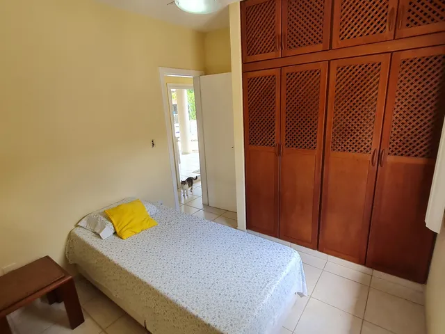 Imagem 2: Maravilhosa Casa Térrea, 4 Quartos, Sendo 2 Suítes, Integrada com a Natureza, Quintal