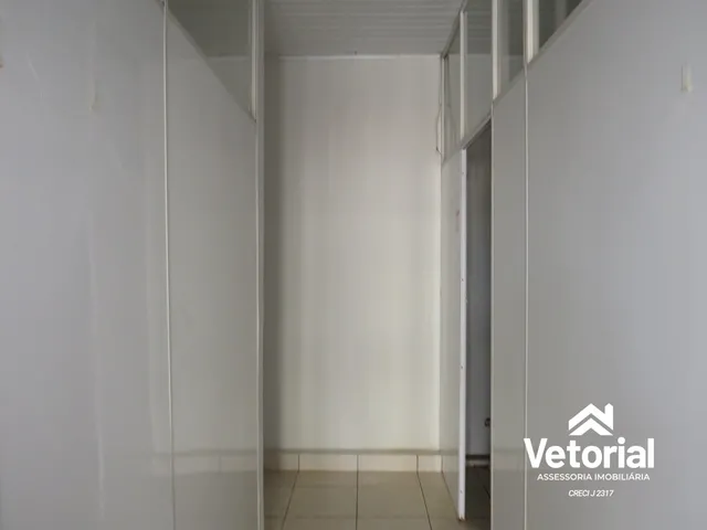 Imagem 2: Oportunidade de Locação: Ponto Comercial com Salas, 1 Banheiro e 82M² no Centro De