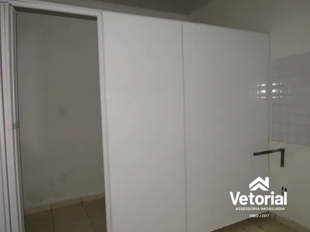 Imagem 11: Oportunidade de Locação: Ponto Comercial com Salas, 1 Banheiro e 82M² no Centro De