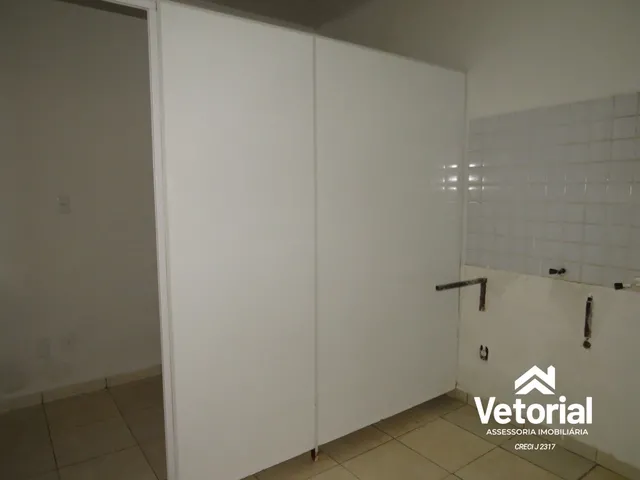 Imagem 4: Oportunidade de Locação: Ponto Comercial com Salas, 1 Banheiro e 82M² no Centro De