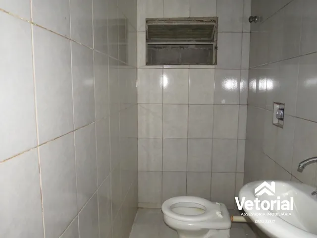 Imagem 16: Oportunidade de Locação: Ponto Comercial com Salas, 1 Banheiro e 82M² no Centro De
