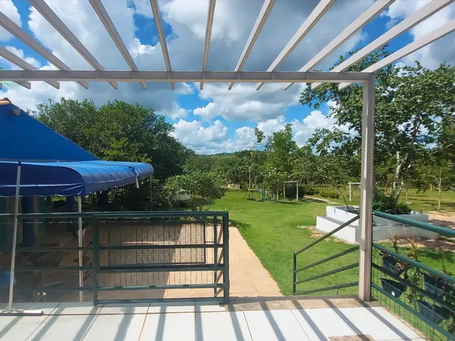 Imagem 4: Chácara À Venda Perto de Cuiabá com Casa, Piscina, Campo, Rio e Área Ampla para Lazer