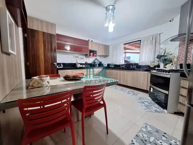 Imagem 8: Casa com 4 Quartos com 272,37m² no Residencial San Nicolas na Serraria