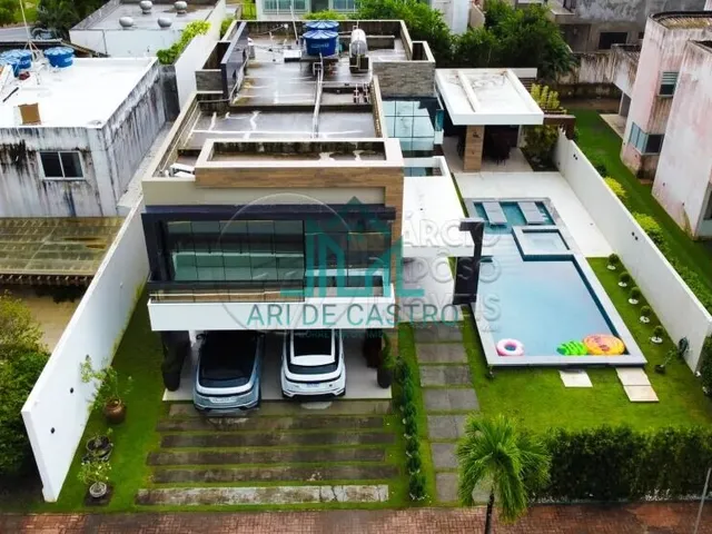 Imagem: A casa possui 5 Dormitórios, 5 Suítes, 8 Banheiros, 2