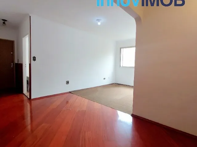 Imagem: O apartamento possui 2 Dormitórios, 1 Banheiro, 2 Vagas na
