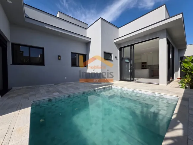 Imagem: Casa de Alto Padrão com 3 Quartos e 4 Vagas