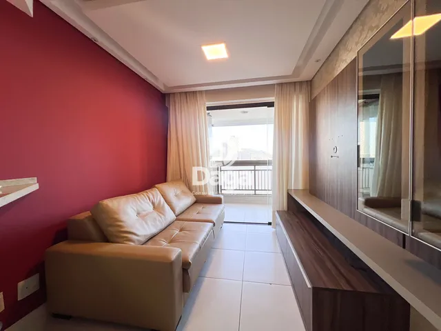 Imagem: O apartamento possui 5 Dormitórios, 1 Suíte, 2 Banheiros,