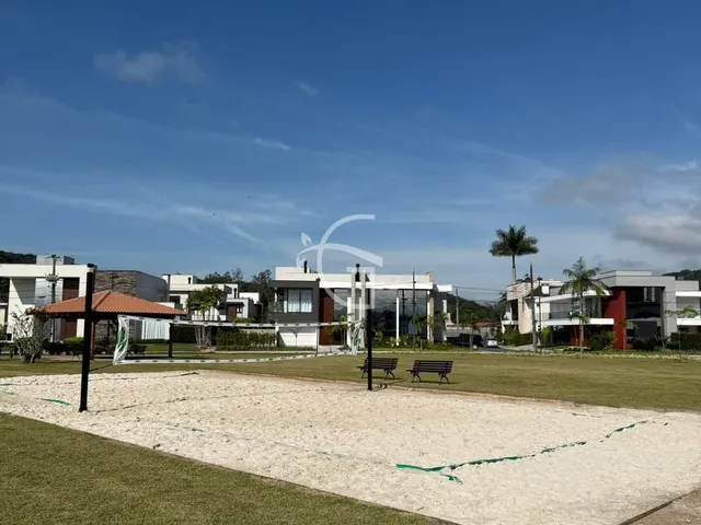 Imagem: Terreno em Condomínio Fechado em Pirabeiraba!