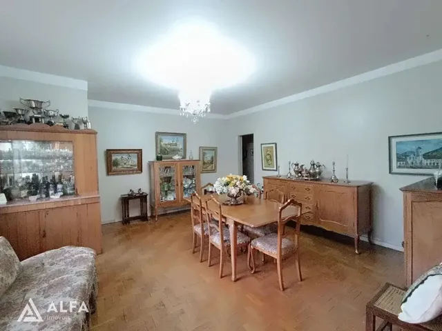 Imagem 7: Casa ampla com 3 quartos, suíte com banheira e terraço no Centro – 2 vagas de garagem
