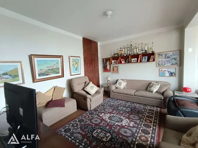 Imagem 11: Casa ampla com 3 quartos, suíte com banheira e terraço no Centro – 2 vagas de garagem