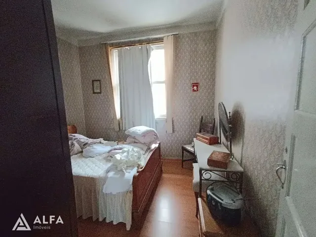 Imagem 4: Casa ampla com 3 quartos, suíte com banheira e terraço no Centro – 2 vagas de garagem