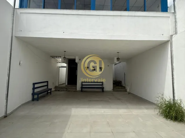 Imagem: A casa possui 5 Dormitórios, 3 Suítes, 5 Banheiros, 6