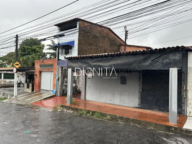 Imagem 1: Casa 4 Dormitórios + Ponto Comercial em Aerolândia - Fortaleza/CE