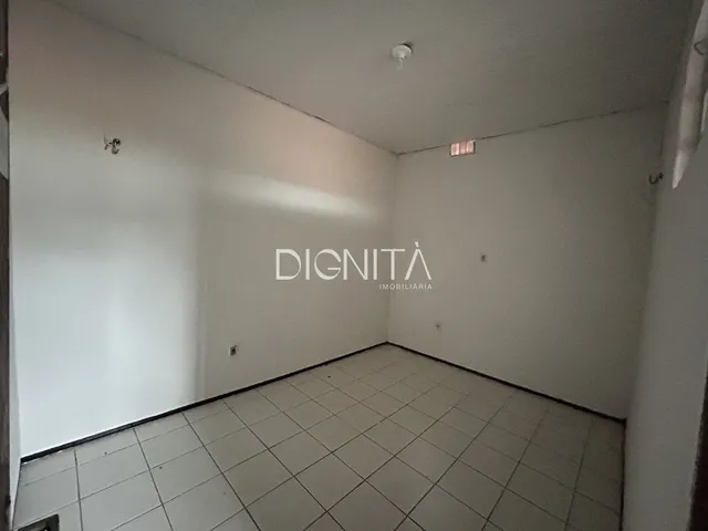 Imagem 10: Casa 4 Dormitórios + Ponto Comercial em Aerolândia - Fortaleza/CE