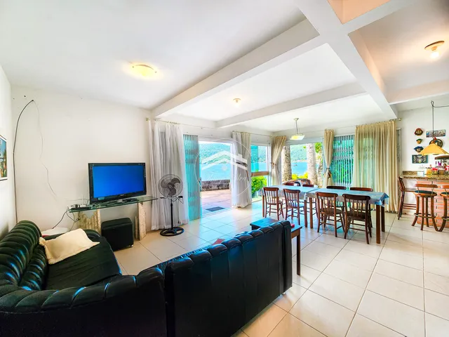 Imagem 6: Casa na Enseada de Brito, Palhoça,SC - Pé na Areia, 4Dorm/2Suítes+Garagem p/Barco