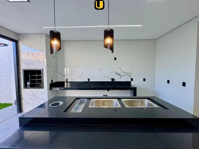 Imagem: Casa à venda 3 suítes, 2 salas, 4 banheiros