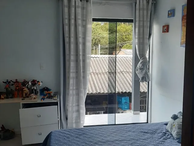 Imagem 9: Sobrado Triplex à venda em Curitiba-PR, no bairro Sítio Cercado! Com 4 quartos, 1