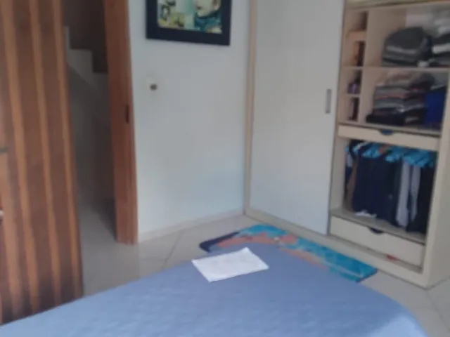 Imagem 2: Sobrado Triplex à venda em Curitiba-PR, no bairro Sítio Cercado! Com 4 quartos, 1