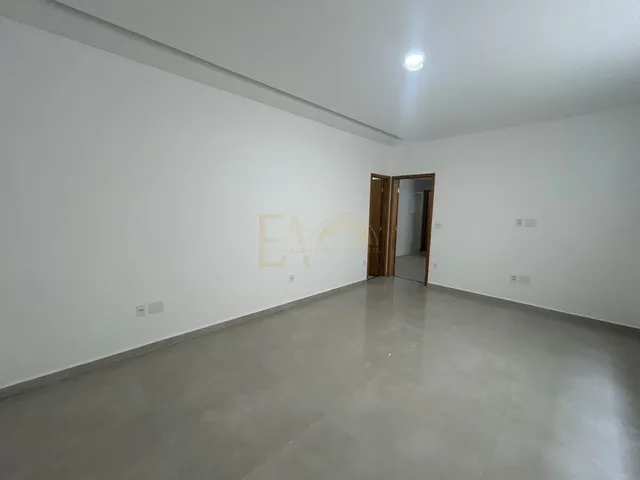 Imagem 15: Casa 3 Dormitórios com 3 suítes, Sala de estar e sala de jantar, Cozinha, 5 Banheiro e