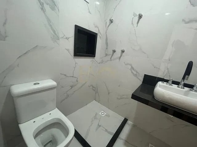 Imagem 3: Casa 3 Dormitórios com 3 suítes, Sala de estar e sala de jantar, Cozinha, 5 Banheiro e