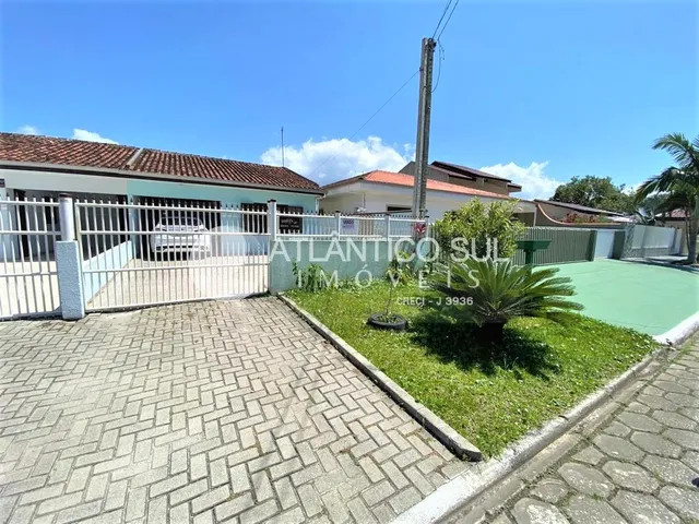 Imagem 1: Casa Perto do Mar com 2 Quartos e Piscina no Gaivotas, Matinhos - Pr