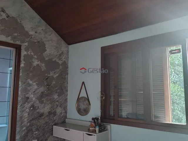 Imagem 16: Casa Igara, parte de cima com pátio churrasqueira e mais dois quartos com banheiro e
