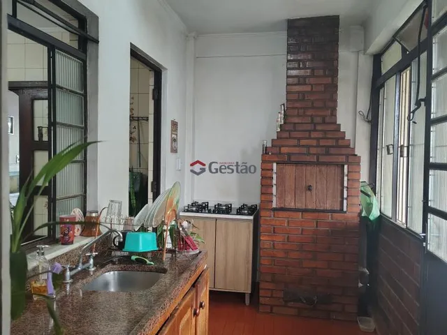 Imagem 13: Casa Igara, parte de cima com pátio churrasqueira e mais dois quartos com banheiro e