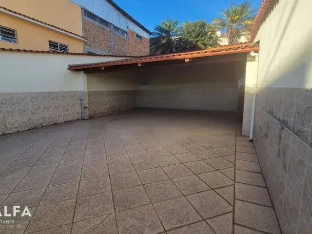 Imagem 2: Ampla Casa no Grogoto – 4 Quartos, Suíte e Garagem