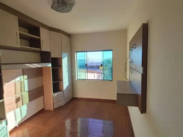 Imagem 15: Ampla Casa no Grogoto – 4 Quartos, Suíte e Garagem