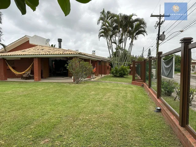 Imagem: Casa 4 dormitórios em amplo terreno em