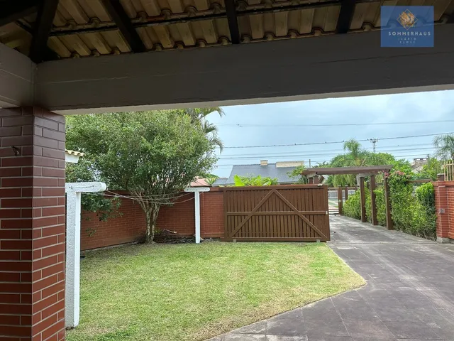 Imagem 2: Casa 4 dormitórios em amplo terreno em Atlântida