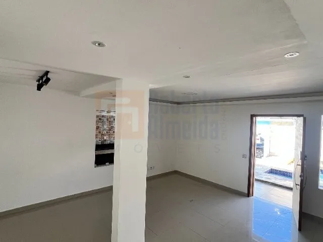 Imagem 2: Excelente Casa Triplex à Venda em Vargem Pequena com 220m² e Terreno 180m² com 3