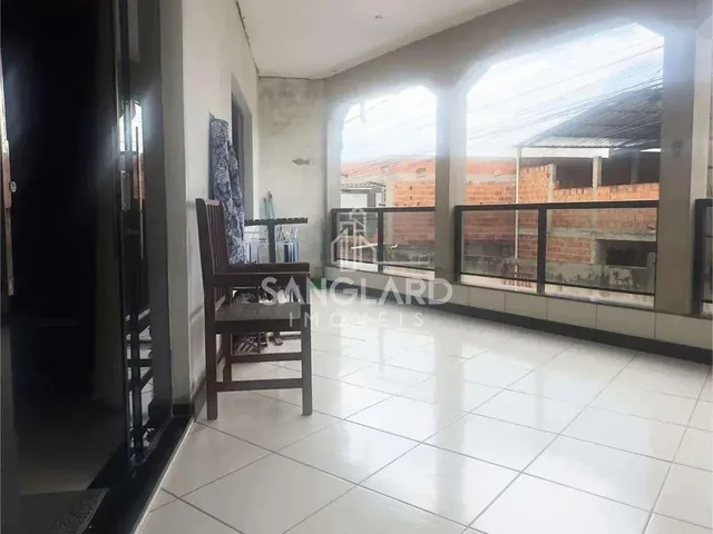 Imagem: Casa Ampla À Venda com 2 Vagas, Varanda