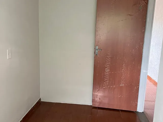 Imagem 11: Aluga Casa, na Rua Tarumã