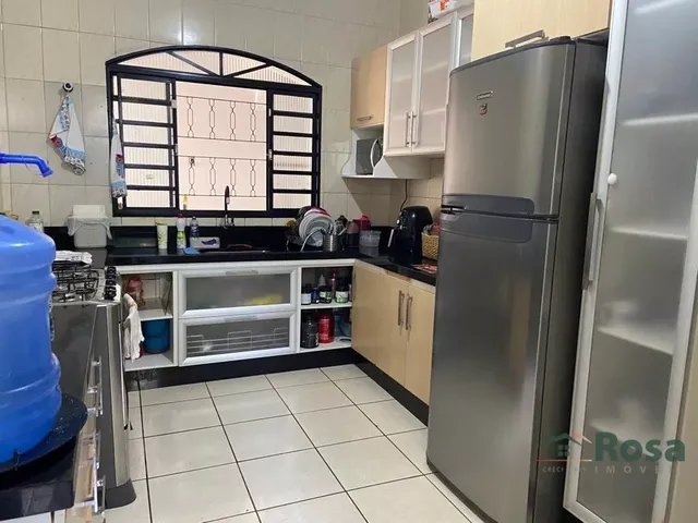 Imagem 2: Sobrado para Venda, 3 Quartos Sendo 1 Suíte, Jardim Califórnia, Cuiabá