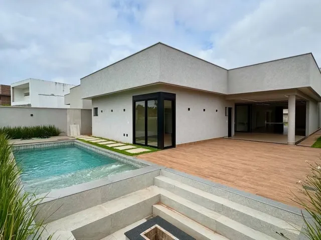 Imagem 10: Casa de Luxo com 4 Suítes, Piscina e Acabamento Premium no Portal do Sol Green
