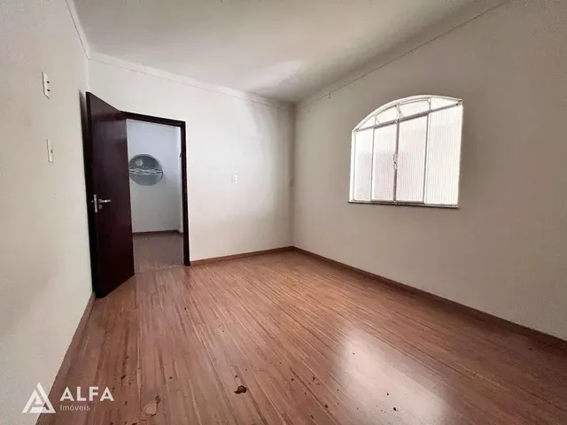 Imagem 10: Casa à venda em Barbacena, Santa Efigênia, com 3 quartos, 401m²
