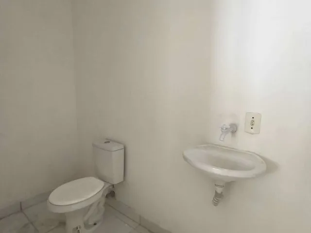 Imagem 7: Loja Comercial com 140m² Disponível para Locação em Muquiçaba - Guarapari/ES