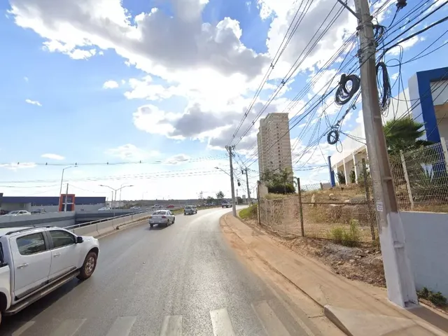 Imagem 2: Terreno na Av. Rep Líbano, saída para Chapada
