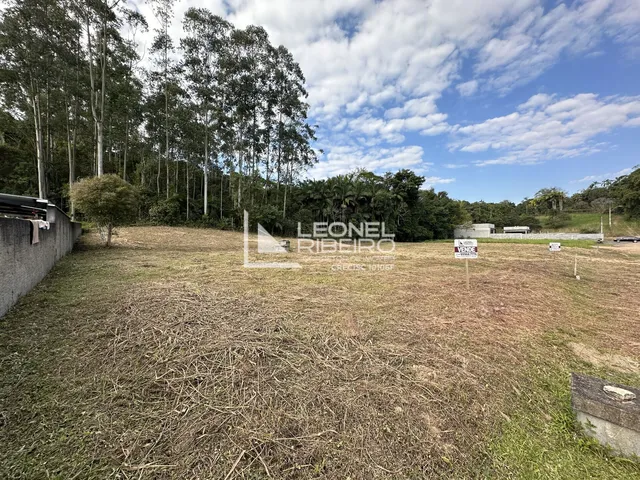 Imagem: Terreno à venda, 516,76m² no bairro Pomeranos