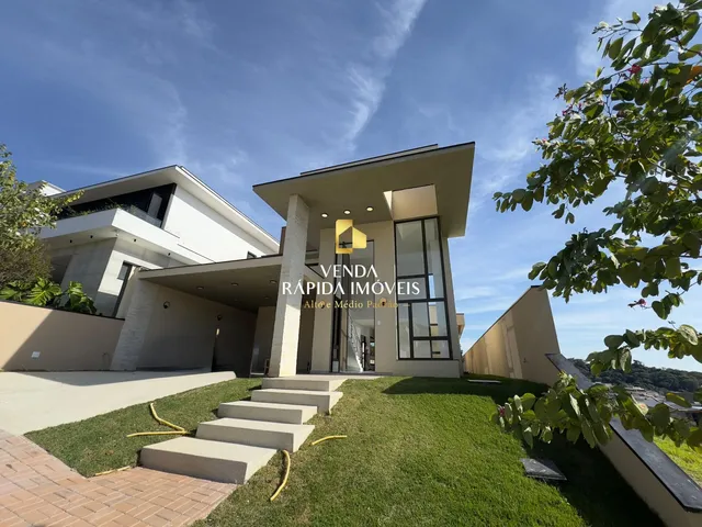 Imagem: A casa possui 3 Dormitórios, 3 Suítes, 4 Banheiros, 4