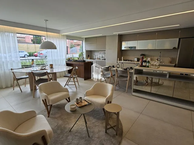 Imagem: O apartamento possui 6 Dormitórios, 3 Suítes, 4 Banheiros