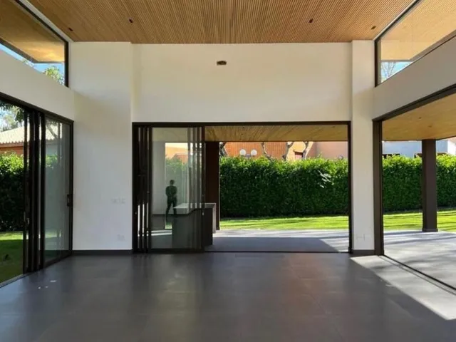 Imagem: Casa com 4 Dormitórios À Venda, 500 M²