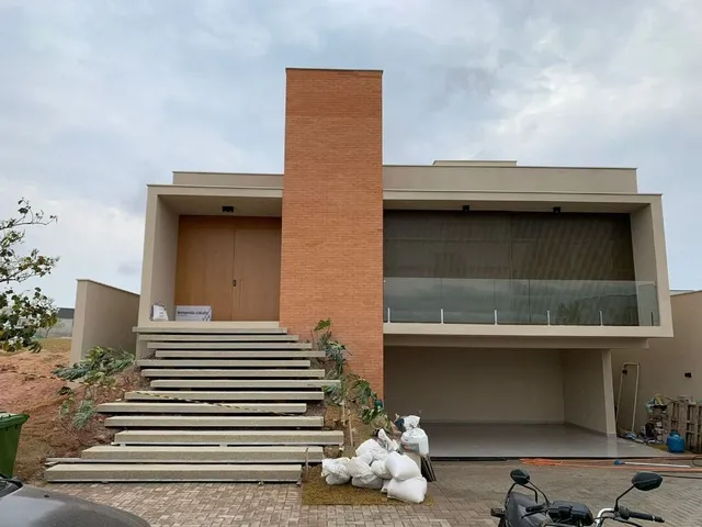 Imagem: Sobrado com 4 Dormitórios À Venda, 318